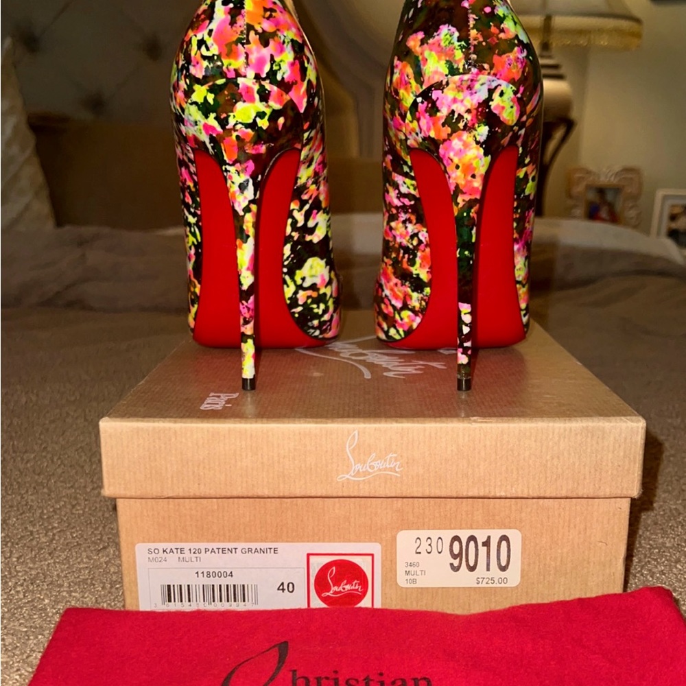 CHRISTIAN LOUBOUTIN SIZE EU40